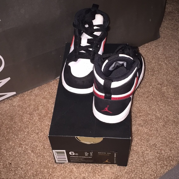 Kids Jordan’s - Picture 4 of 4